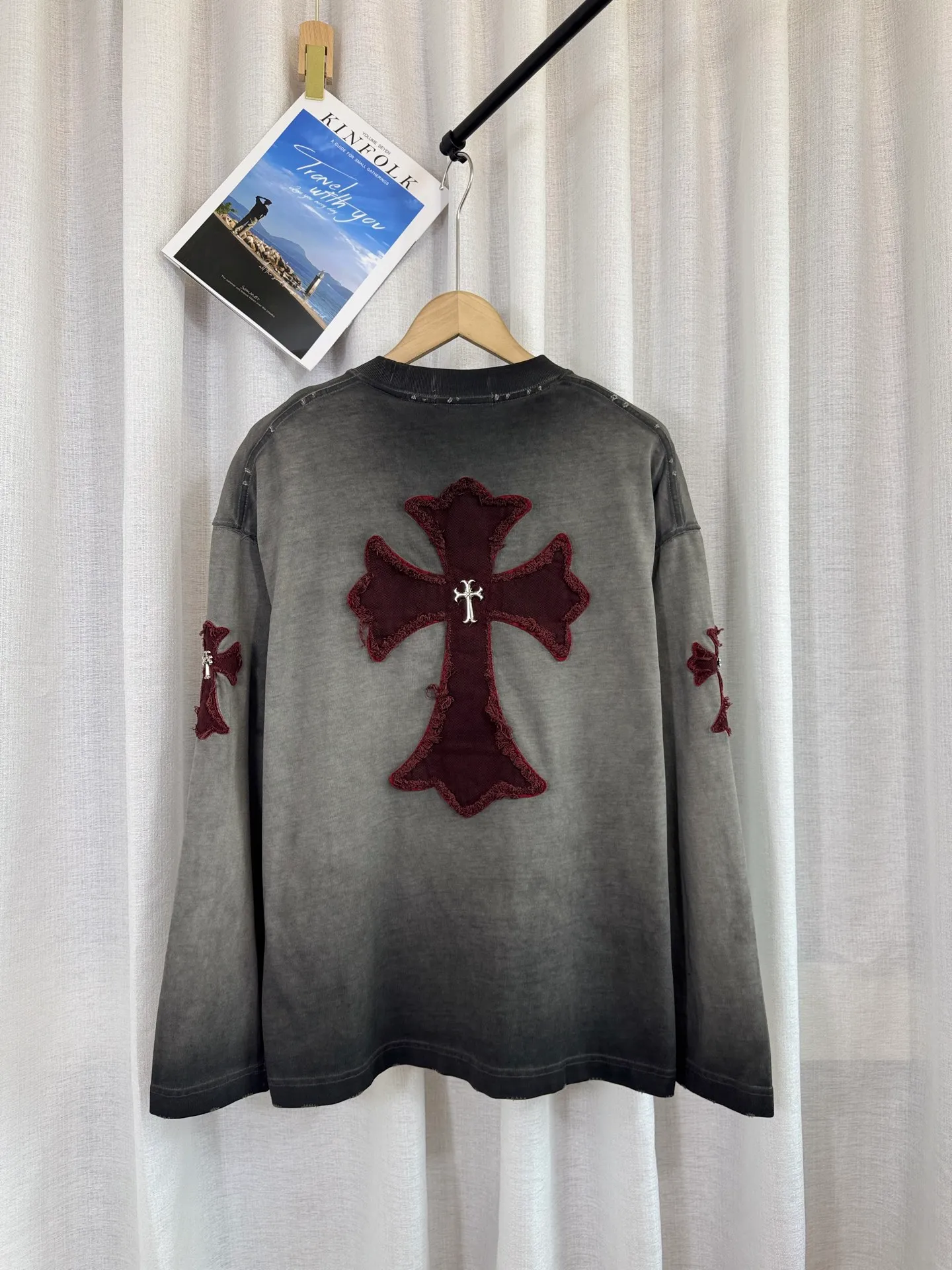 P260 ch high version Chrome Hearts 2025 new autumn and winter cross patch washed spray horse slip long-sleeved T-shirt, fabric: 26 double yarns, 320 grams weight, Angora red thread weaving, heavy wash water ➕ fried color + spray horse slip Printing process: patch embroidery, secondary color spray horse slip process Color: gray, red Size: S M L XL Style number: 5159